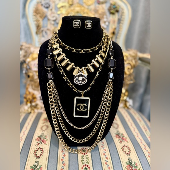 The Unbranded Brand Jewelry - Gold and Black Statement Necklace Set